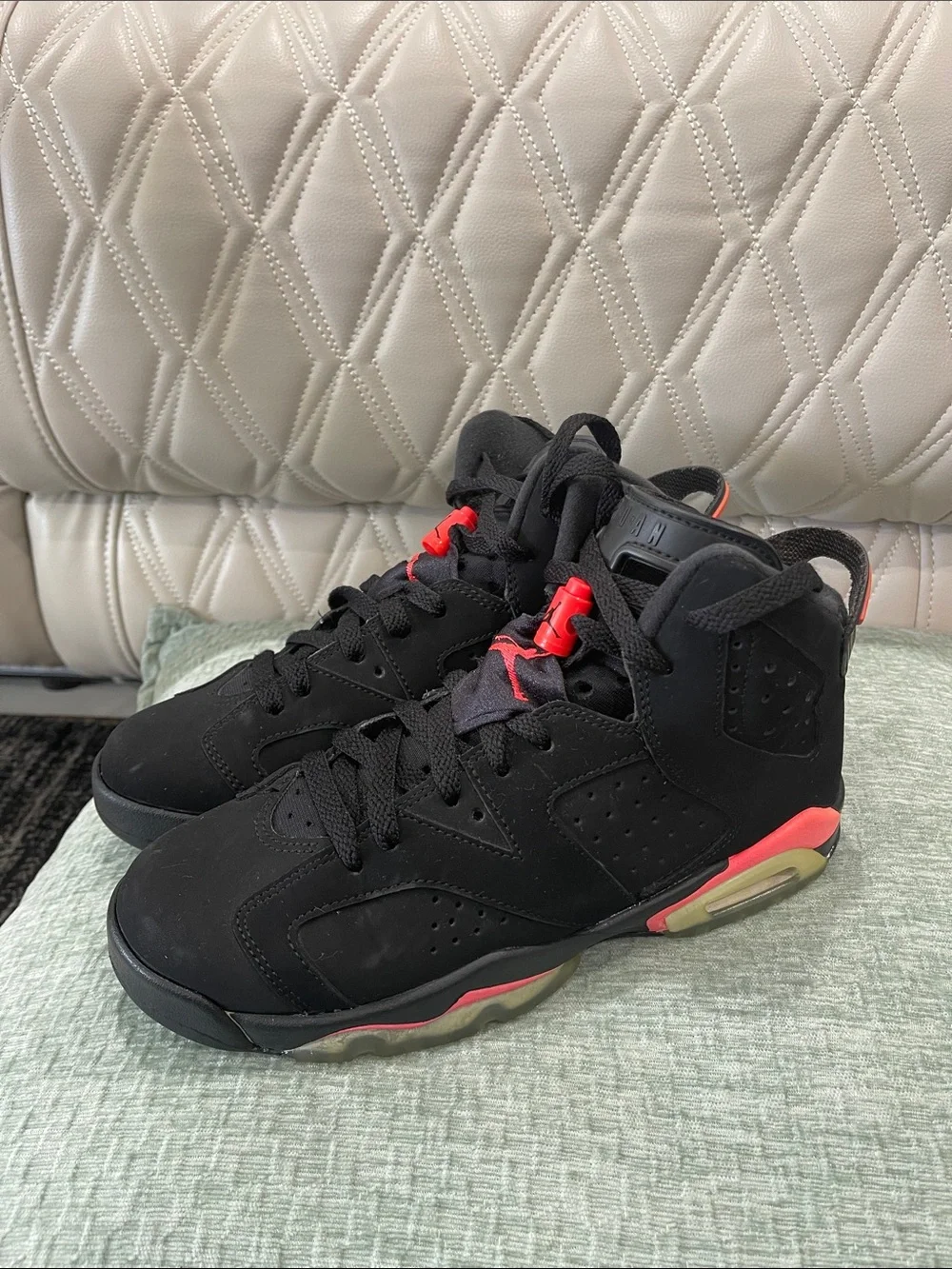 Jordan 6 retro “black infrared” size 6Y